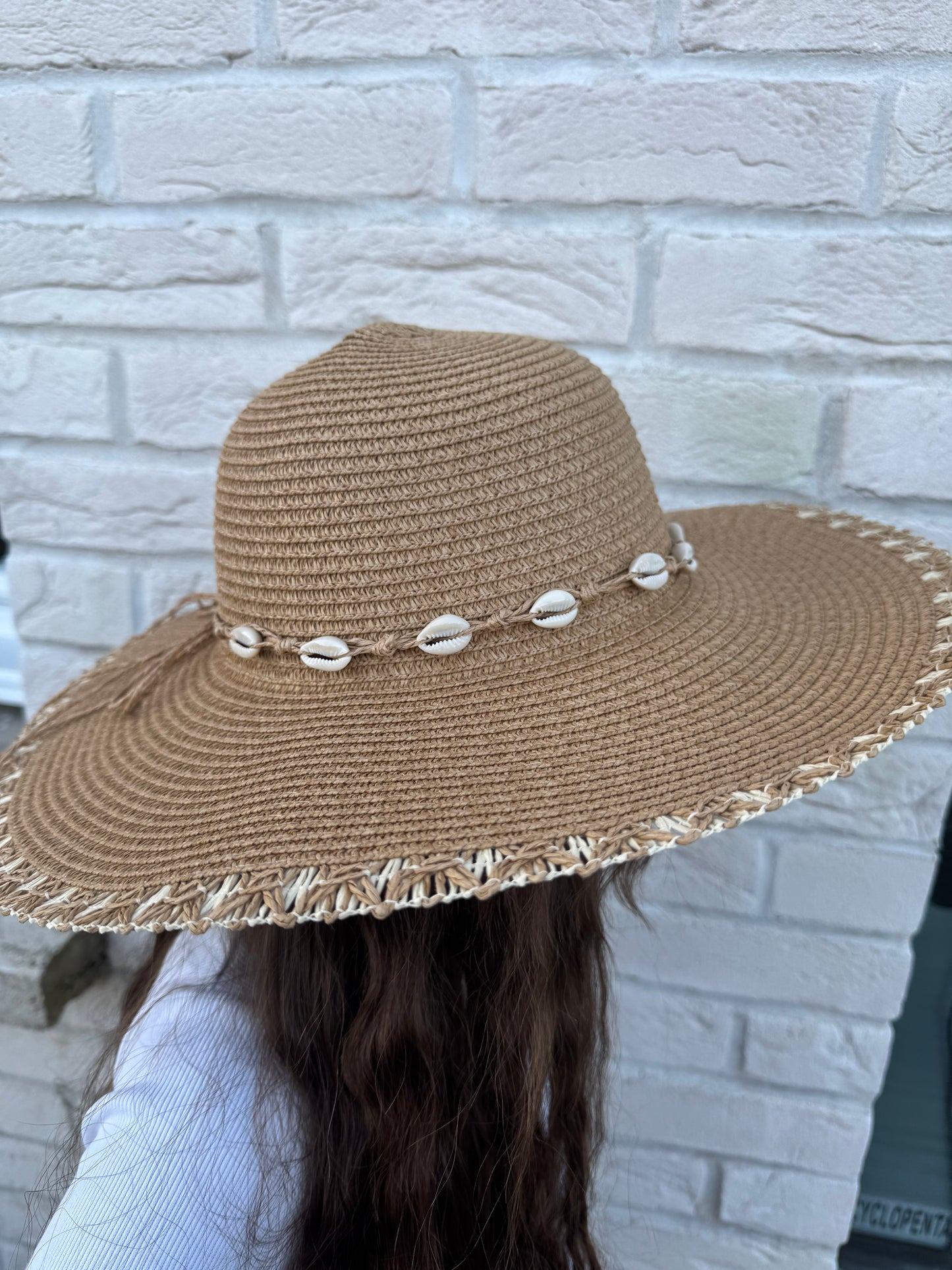 Chapeau de paille bohème avec coquillages